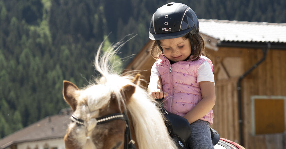 Ponnyreiten im Alpenhotel Kindl